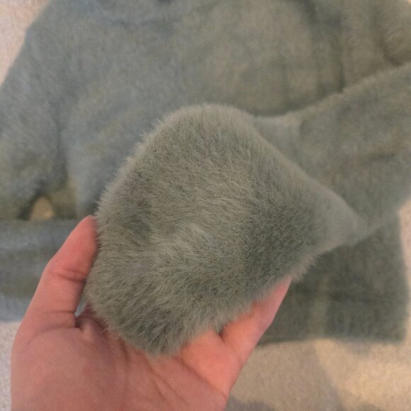 Macha green fluffy forever 21 sweater - Picture 3 of 3